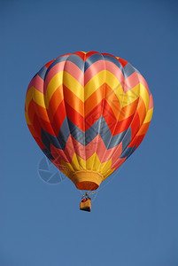 气球在飞行内华达州里诺飙升丰富多彩的图片