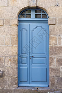 旧房子的蓝色木门图片