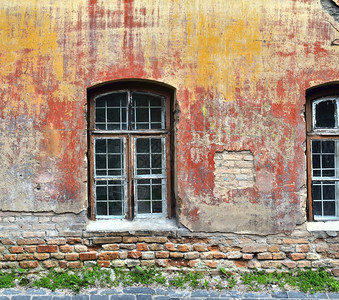 窗户正午古老的立陶宛维尔纽斯旧城古老街道图片