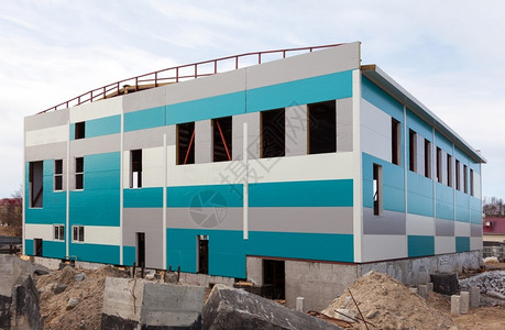 建筑一个用蓝色白和灰装饰的游泳池屋新蓝色图片