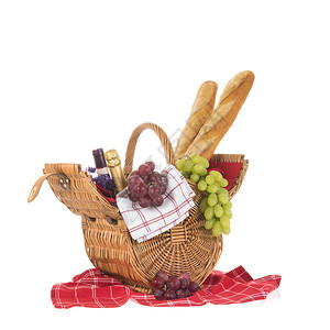 工作室法语户外装满面包葡萄和酒的Wicker野餐篮子在白背景上被孤立图片