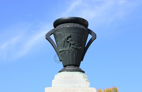 英雄的罗马尼亚纪念碑标志花瓶细节旅游雕像行图片