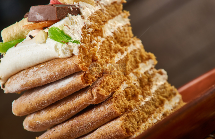自制目的爱沙尼亚层蜂蜜蛋糕甜点关闭面包店图片