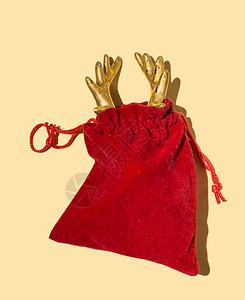 包红桑塔斯的鹿角袋装饰驯鹿背景图片