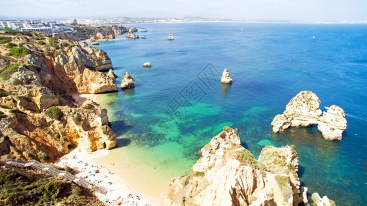 大西洋石头来自葡萄牙阿尔加维拉各斯附近自然岩石的空中海洋图片