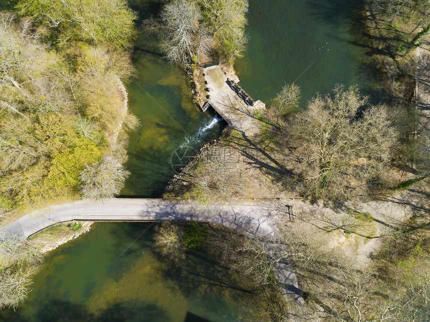 水颜色旅游的LoiretriverOlivetLoiretCentreValdeLoire法国图片