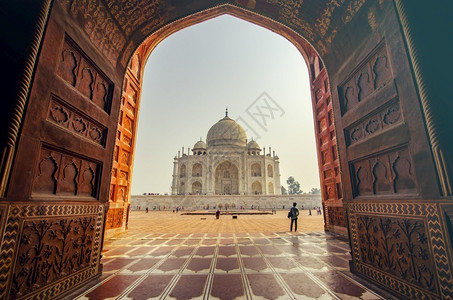 建造印度泰姬陵与人门背景图片
