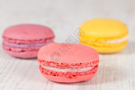 卡路里马龙多彩美味的面纱典型法国糕点圆形图片
