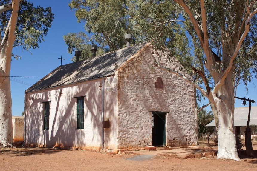 内陆村庄澳大利亚北区Hermannsburg旧教堂澳大利亚北部地区路德维希图片