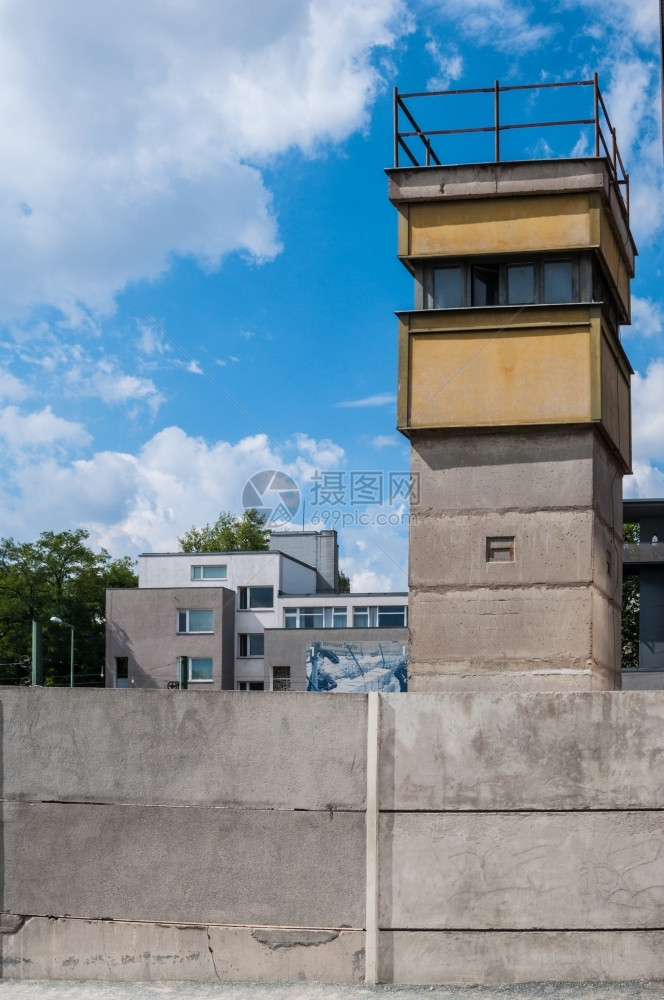 建造Bernauer街柏林墙纪念碑的区部分地标雅各布斯图片