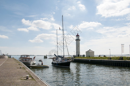 航行灯塔的在停靠叫埃列韦茨卢伊斯的霍兰港赫勒沃茨路易斯图片