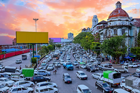运输镇城市缅甸仰光的交通堵塞图片