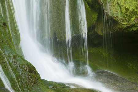 颜色纯度自然法国奥西塔尼鲁特省Autoire瀑布图片
