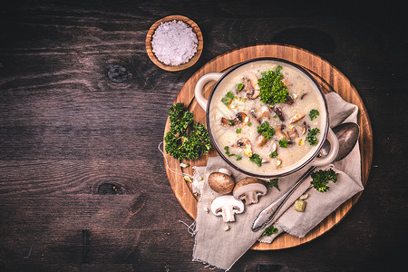 香菜蘑菇汤午餐可口素食主义者图片