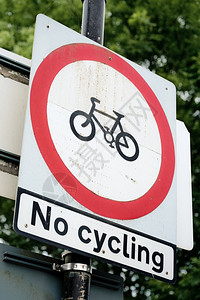 没有挂在一哨所上的自行车信息警告号牌危险法律循环背景