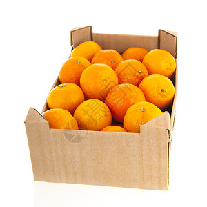 包装好的普通话白底孤立于色背景的卡通箱橘子纸盒图片