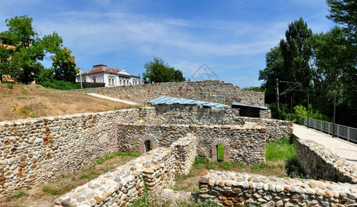 历史罗马尼亚人废墟的地标古老结石图片
