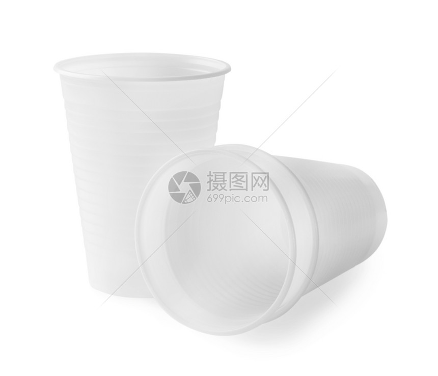杯子工作室通用的在白色背景上隔离的3个空塑料杯图片