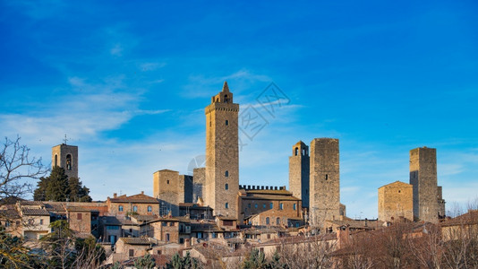 艾尔莎中世纪SanGimignano村及其在意大利图斯卡尼的著名塔谷旅行建筑学背景