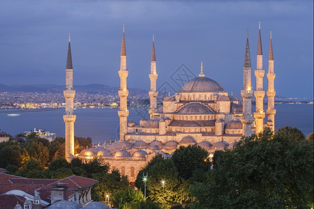 黄昏的蓝色清真寺欧洲博斯普鲁海峡伊坦布尔图片