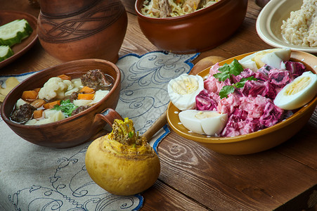 波罗的海爱沙尼亚人烹饪各种传统菜类顶视图吃高清图片