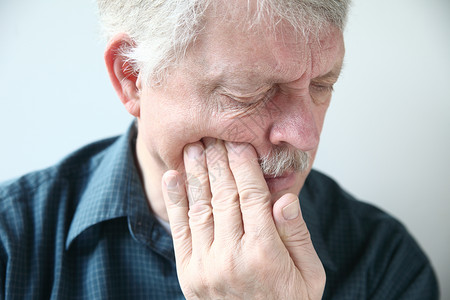 医疗的健康脸颊酸痛或牙的老人男图片