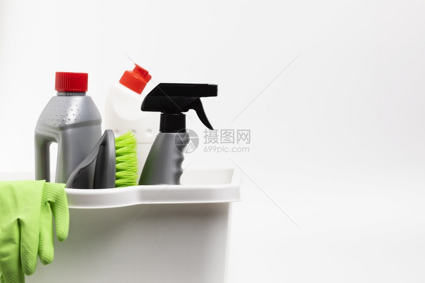 复制空间清洁度与用品和手套盆安排的洗涤剂图片