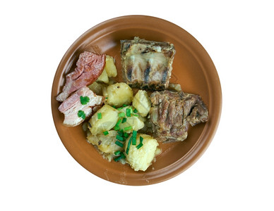 图法耶比利时南部传统菜由土豆熏猪肉培根制成比利时造出去煮熟的图片
