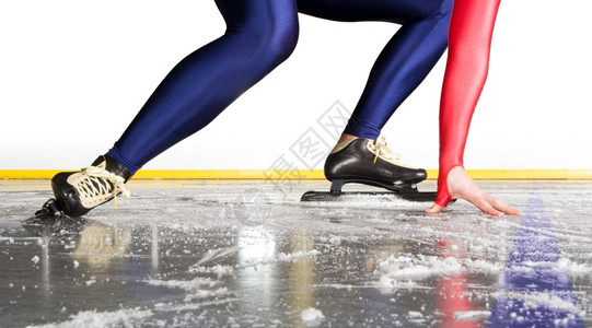 鞋带室内冰场的起跑线上快速滑雪机溜冰场目标图片
