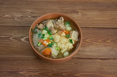 羊肉传统的根Kotsoppamedklimp瑞典食用的肉和蔬菜汤图片