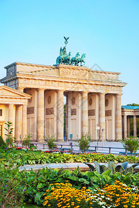 解析器目的地吸引力勃兰登堡门白日出时在德国柏林高清图片