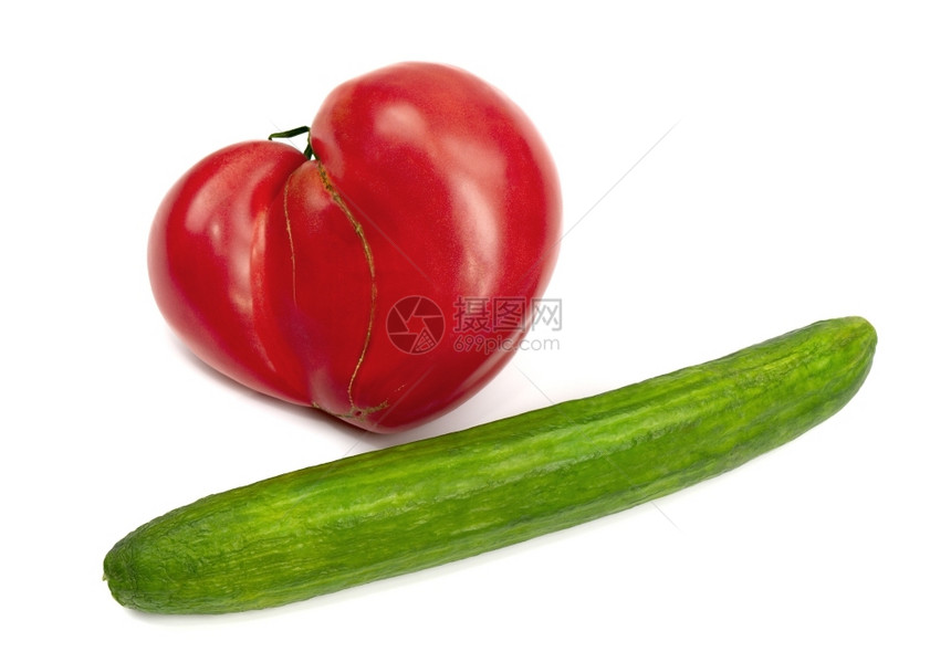 食物红色的一个巨大心形番茄最长的黄瓜营养丰富图片