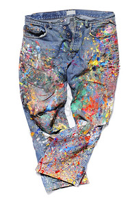 目的用丙烯酸艺术涂料覆盖的旧牛仔裤颜色服装图片