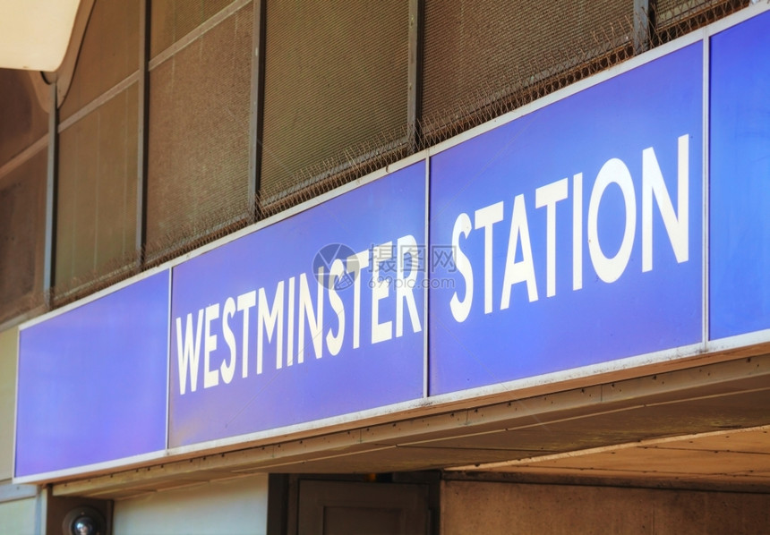 联合王国伦敦威斯敏特地下车站标志克拉夫琴科英国的通勤图片