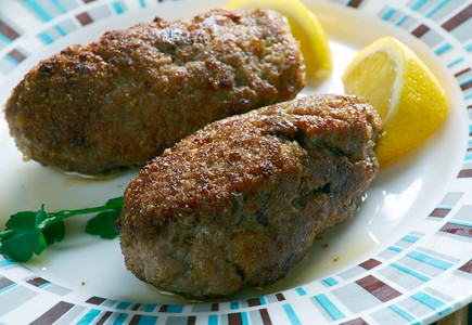 肉丸塞浦路斯人沙拉Sheftalia塞浦路斯传统食物图片