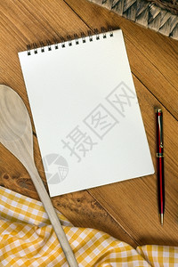 菜单ACooks在农舍厨房餐桌上的笔记纸空间换文字烹饪食谱图片