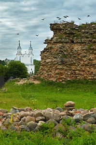 铺设草白俄罗斯克列沃城堡墙壁的废墟图片