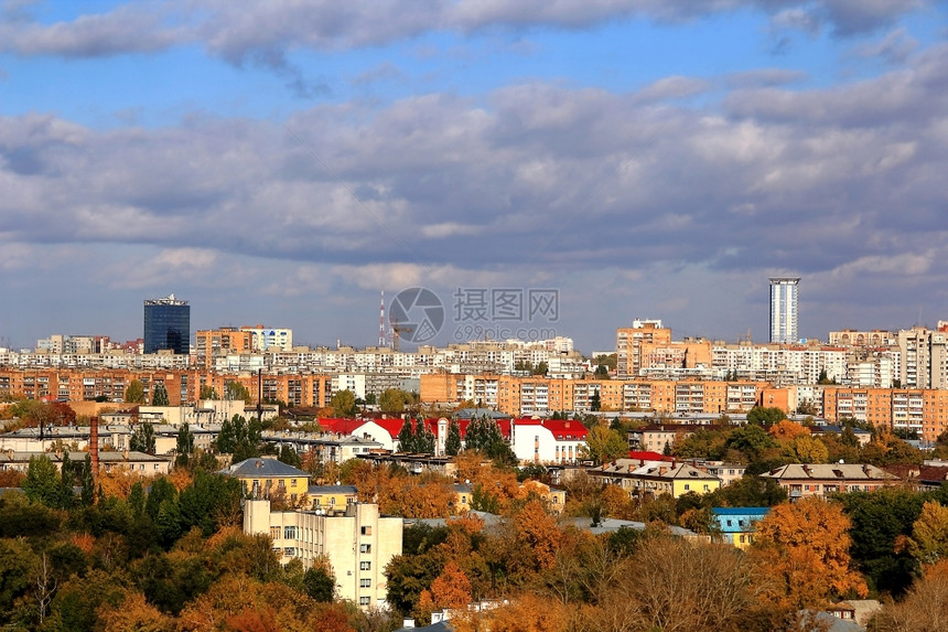 屋飞鸟行的俄罗斯城镇全景建筑学工业的图片