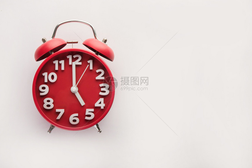 早期的优质在白色背景上隔离的红色闹钟商业时间Conc红闹钟在白色背景上隔离的商业时间概念白色的图片