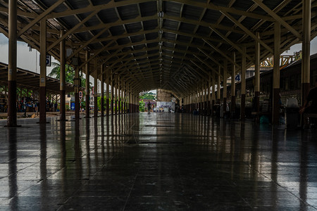 君泰国曼谷的主要火车站是曼谷铁路站火车站火车站周围或HuaLamphong车站华灯中央南蓬背景图片