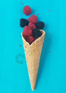 什锦的可口冰淇淋甜的果糖奶油图片