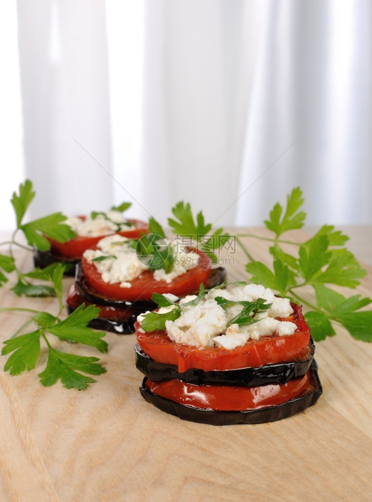 烤番茄和柑橘西红柿茄开胃菜早午餐晚图片