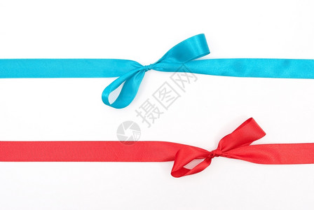 丝带和弓材料蓝色的红背景图片