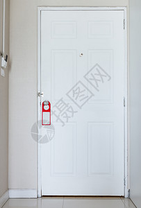入口奢华白色的现代公寓卧室白色木制房门背景图片