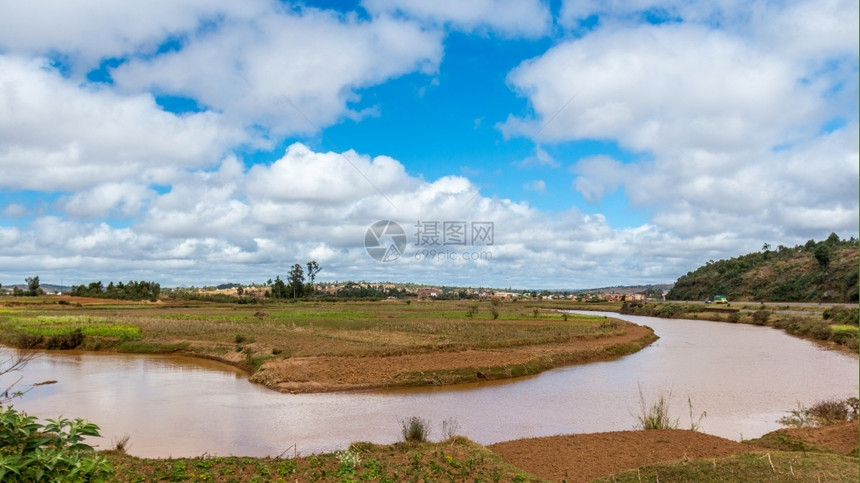 马达加斯美丽的草原河流风光图片