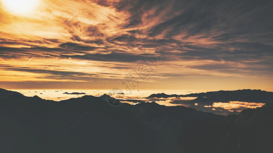 阿尔卑斯山的全景图片