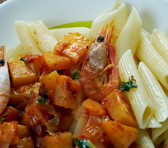 意大利面条加南瓜和虾类意大利面食晚餐文化番茄图片