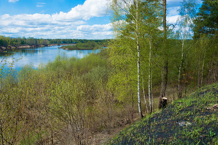 克利亚兹马俄罗斯Ivanovo地区Klyazma河的美丽春季风景天水观背景