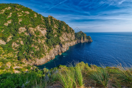 场景意大利地中海野外岸的闪光地中海卡拉图片