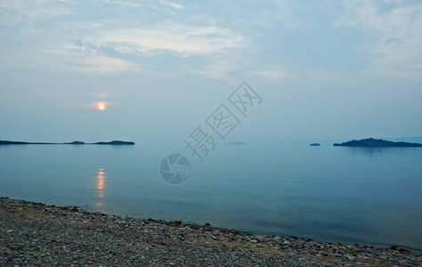 俄罗斯贝加尔湖景观中的马洛莫尔海峡岸线滩浪图片